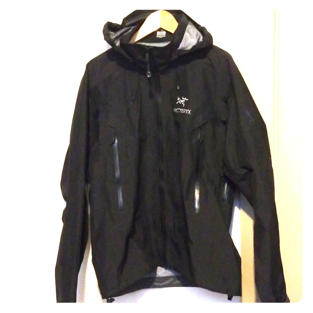 Brand new Arc'teryx gore-tex pro men's raincoat